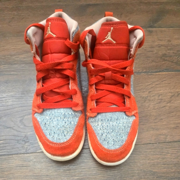 Jordan Nike Youth Size 3 - Picture 1 of 5